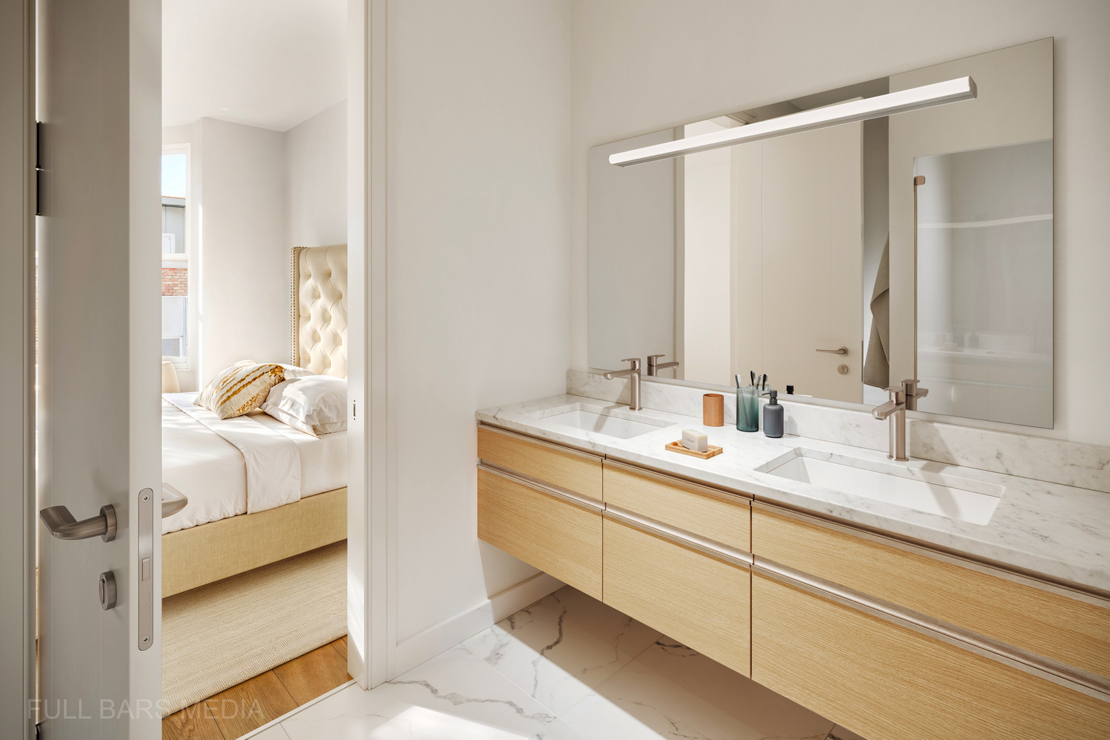 2329 N Cambridge Avenue Unit: H