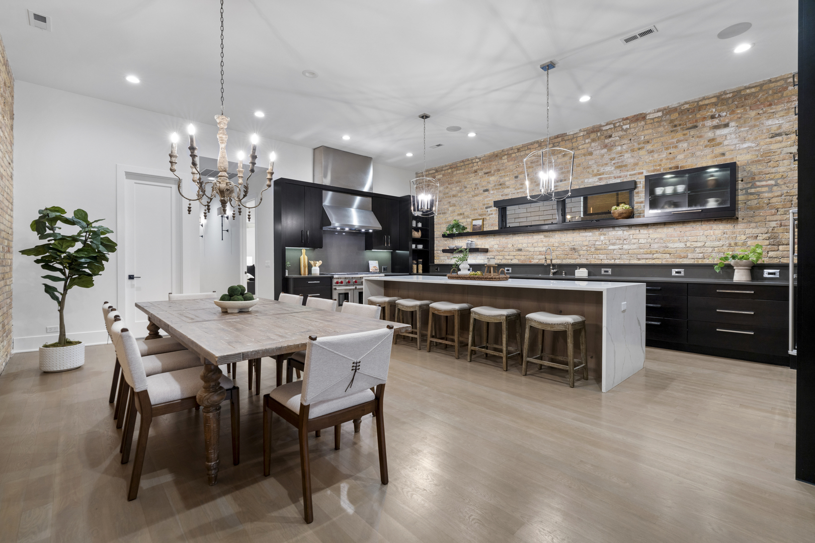 1246 W George Street