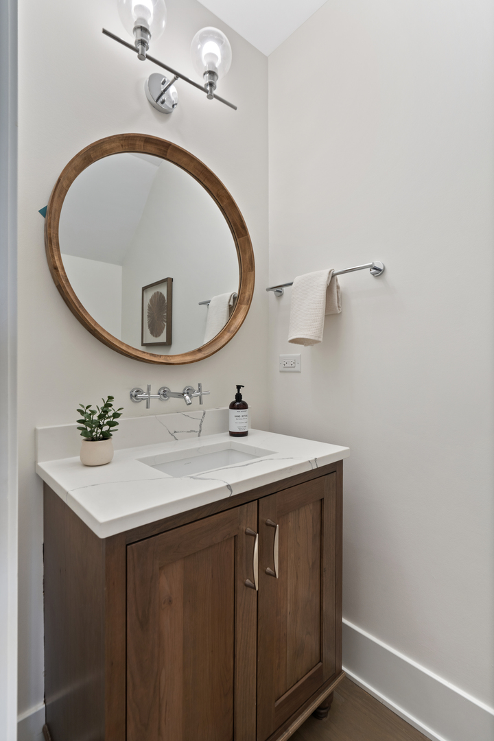 1246 W George Street