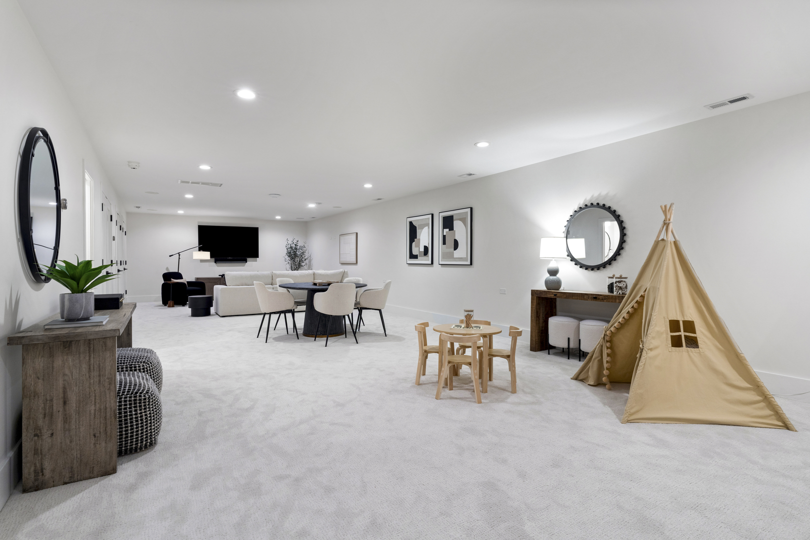 1246 W George Street