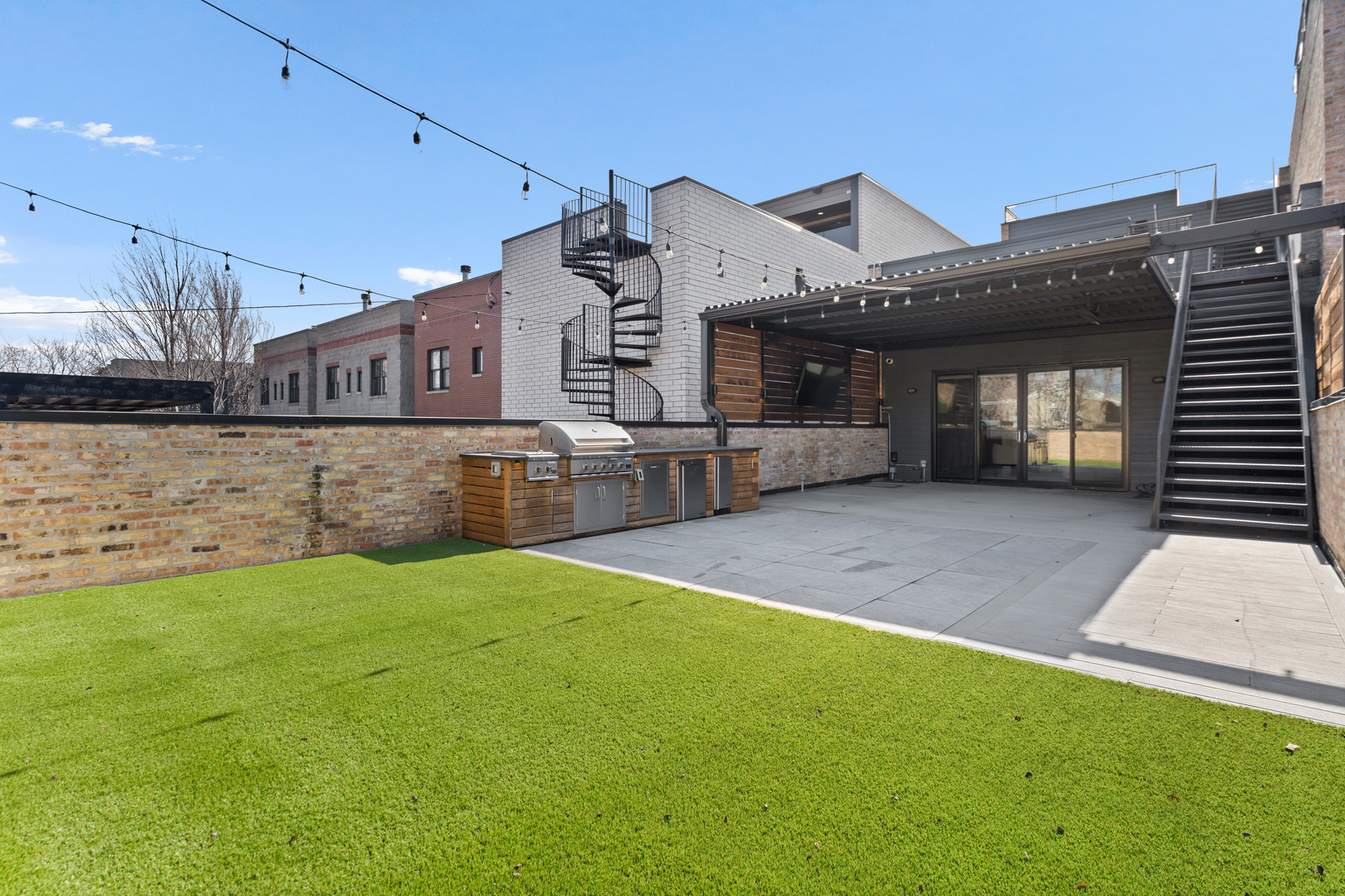 1246 W George Street