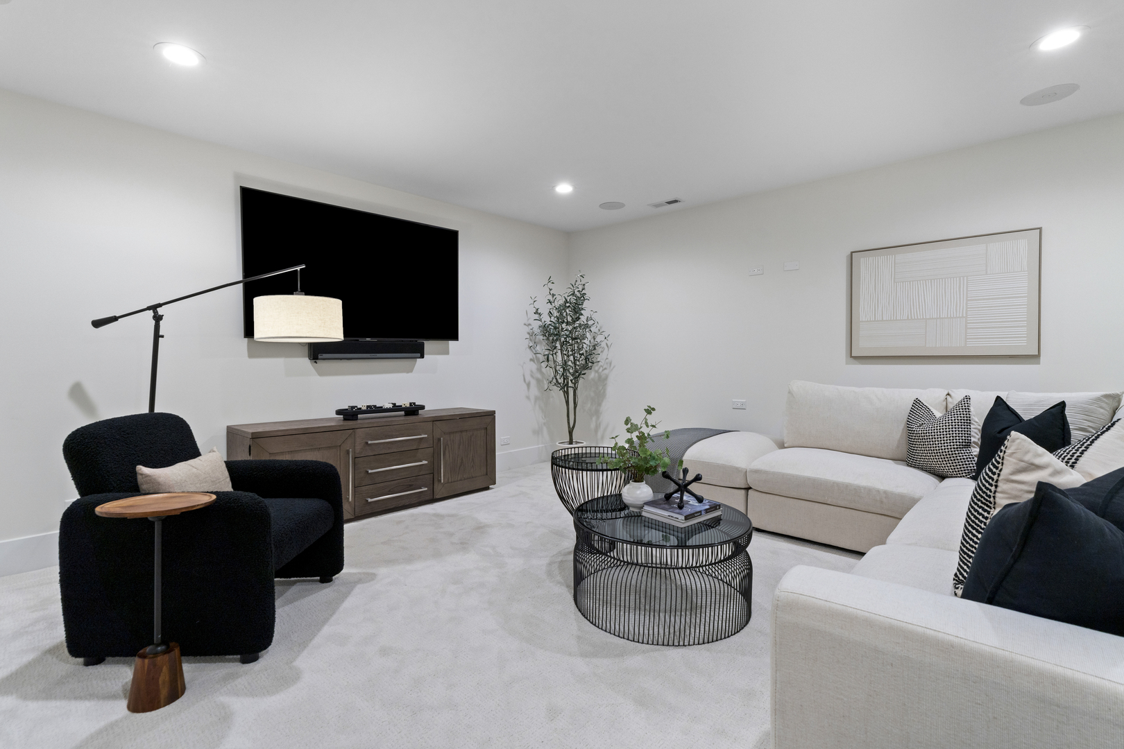 1246 W George Street