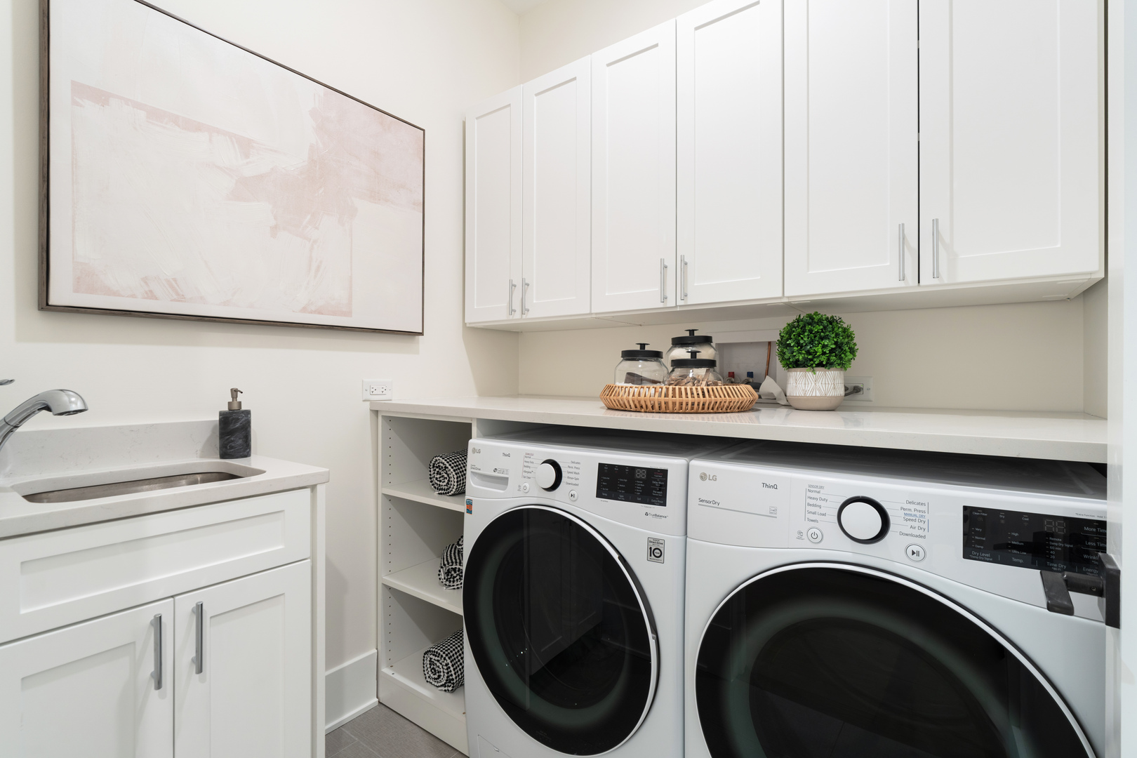 1246 W George Street