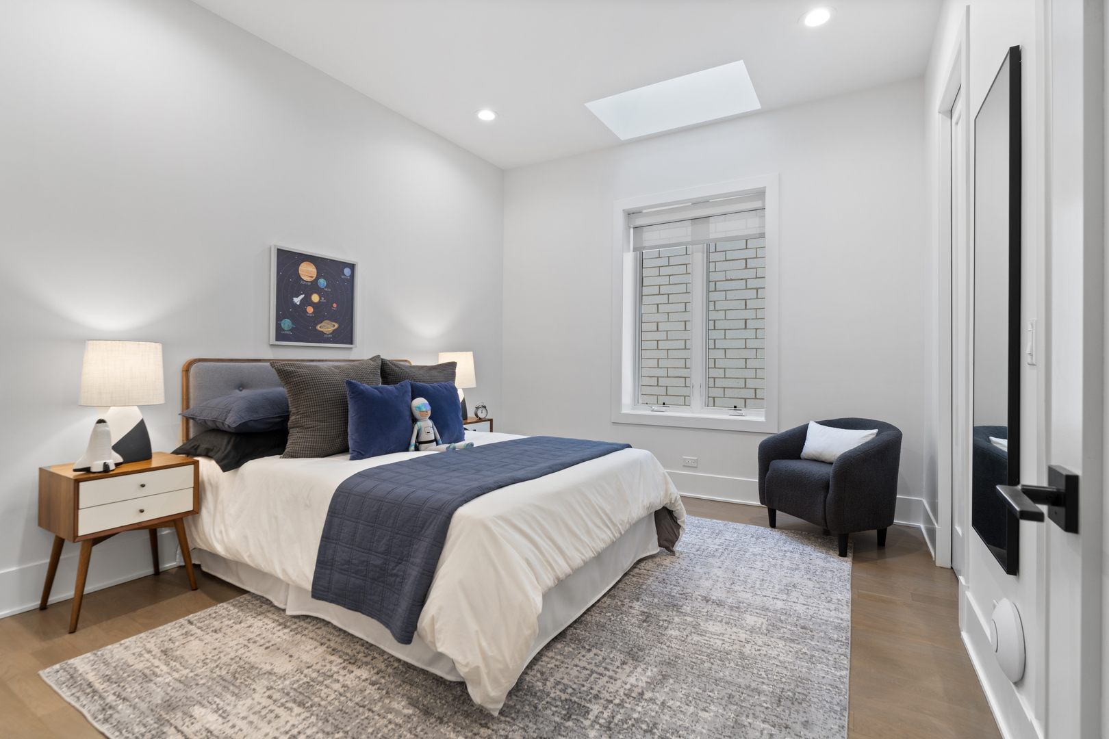 1246 W George Street