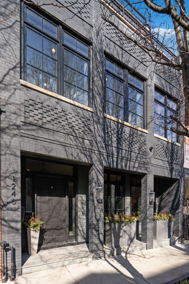 1246 W George Street