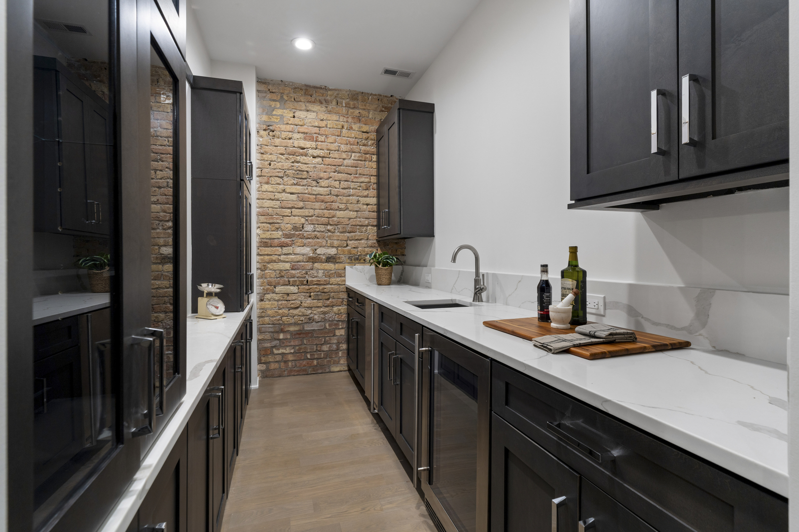 1246 W George Street