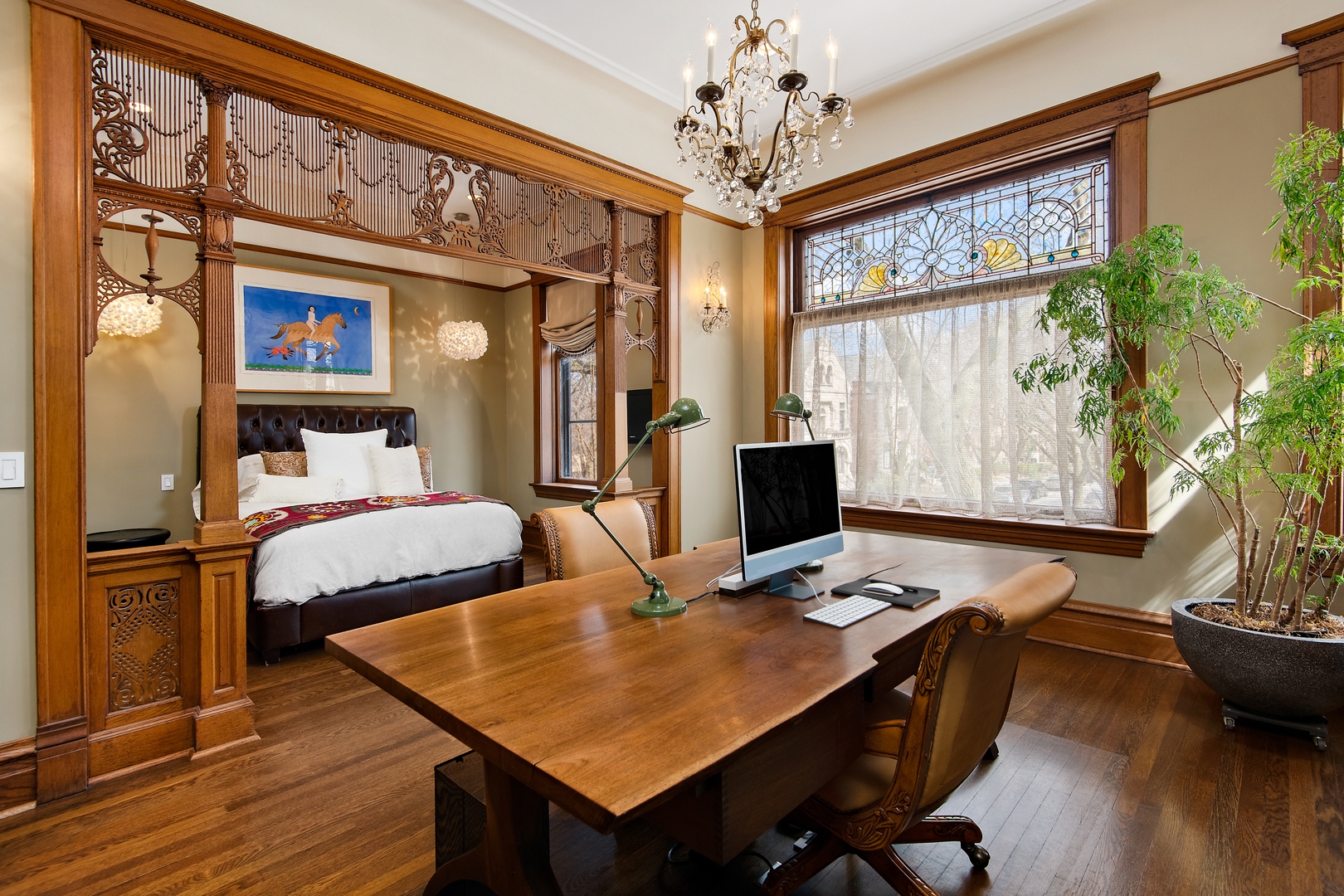 1646 N Leavitt Street