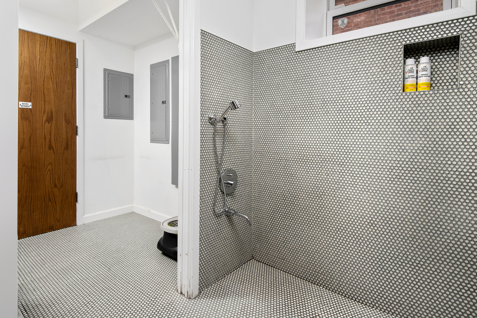 1646 N Leavitt Street