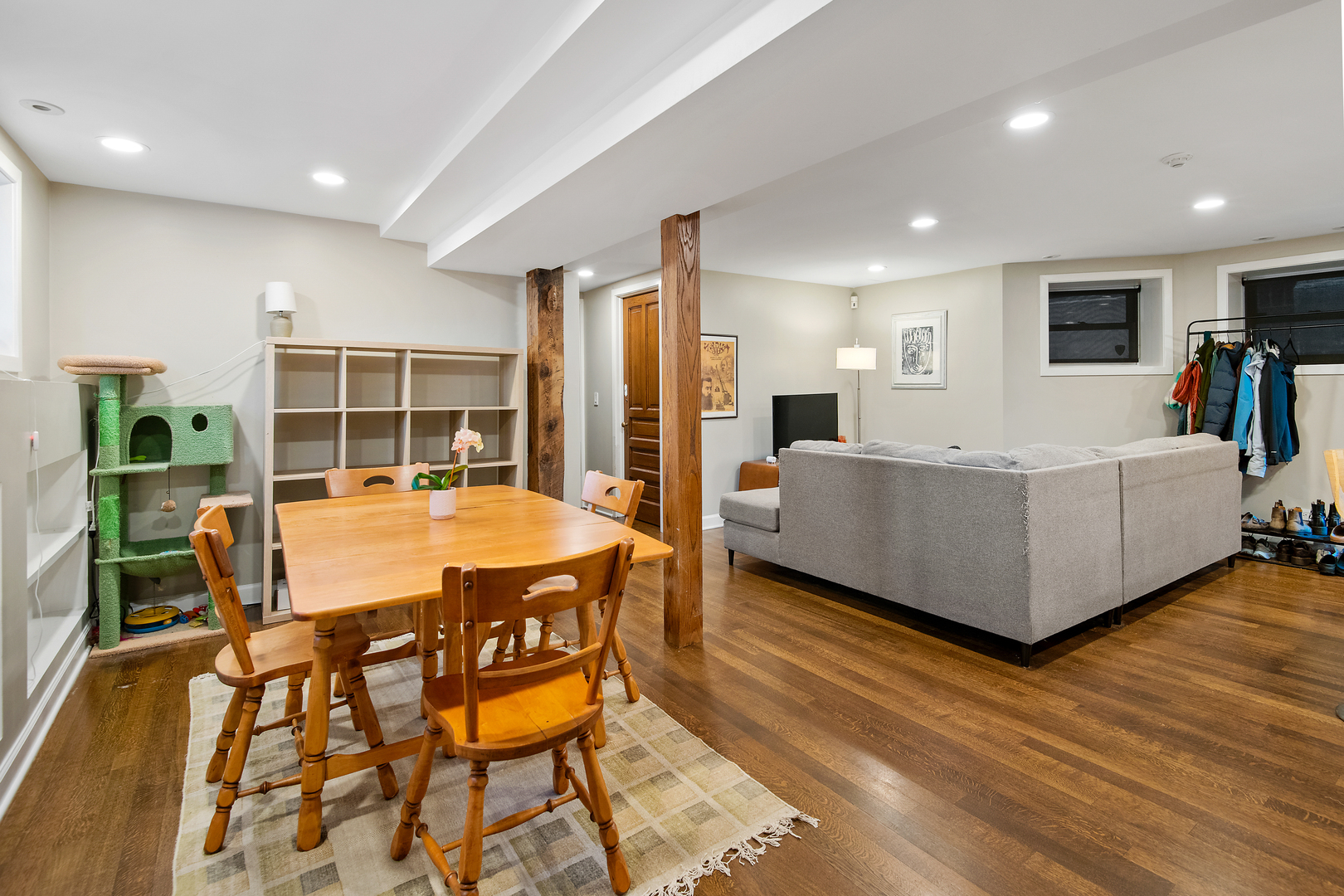 1646 N Leavitt Street