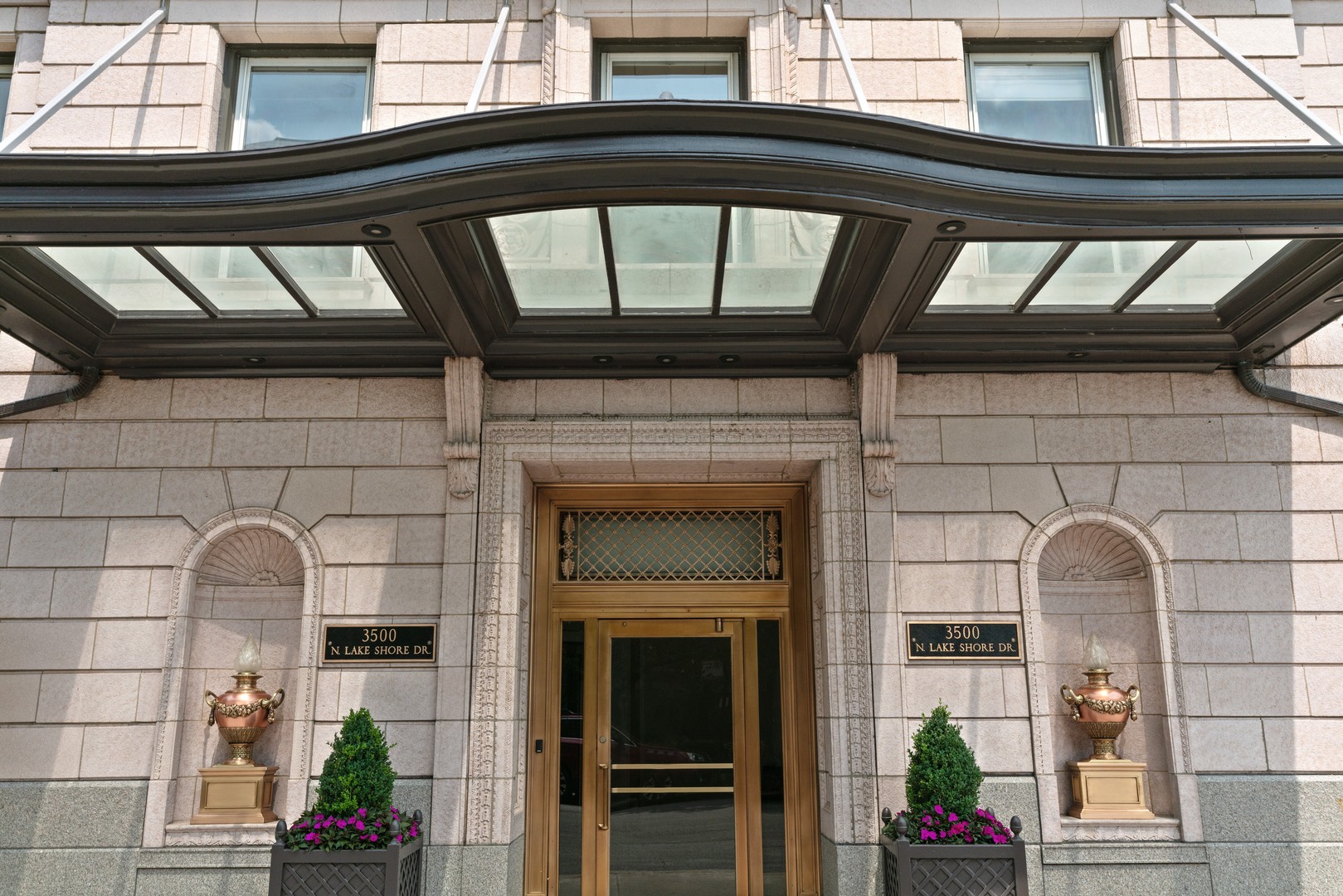 3500 N Lake Shore Drive Unit: 3C