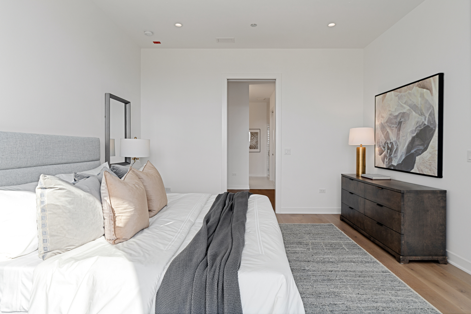 1340 W Chestnut Street Unit: 401