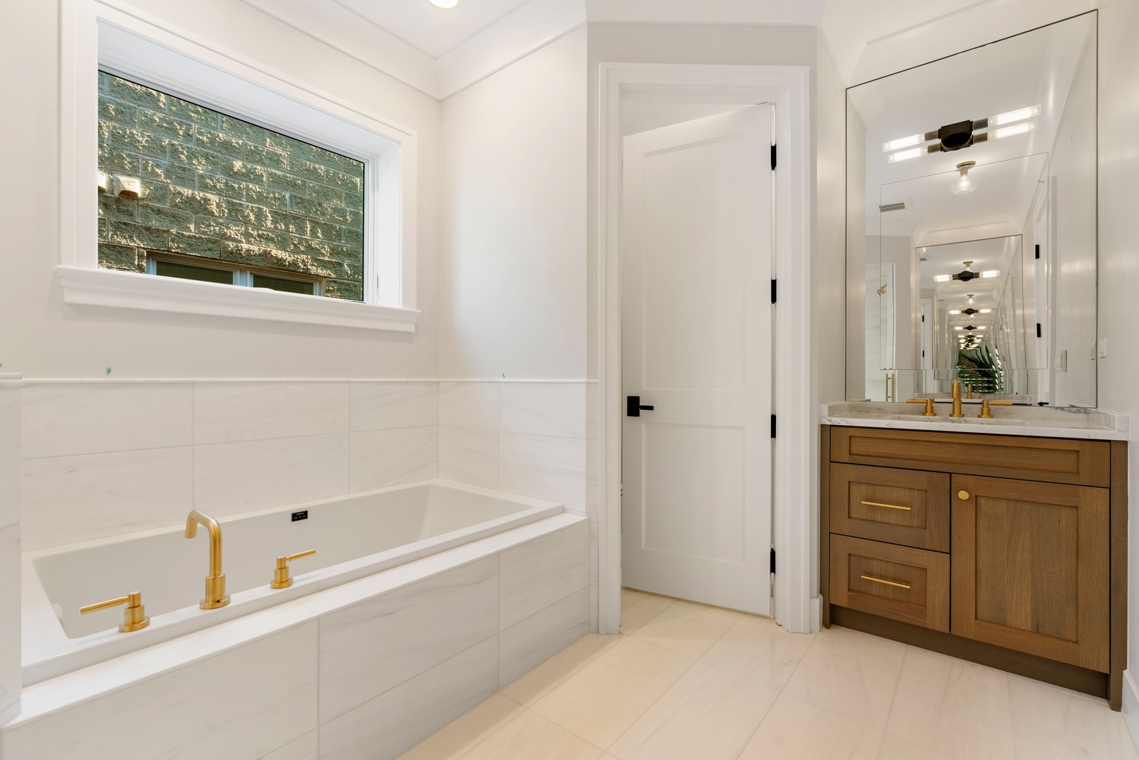 1942 N Orchard Street Unit: 2