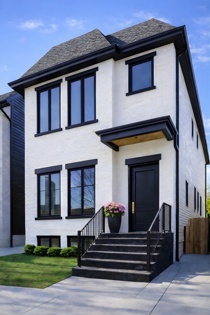 2228 N Southport Avenue