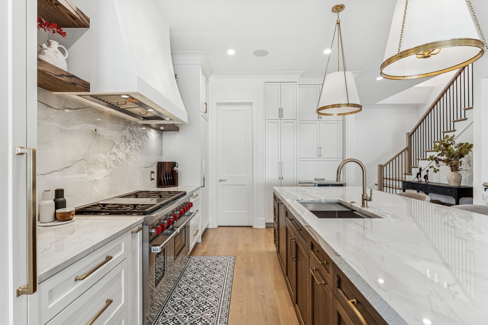 2228 N Southport Avenue