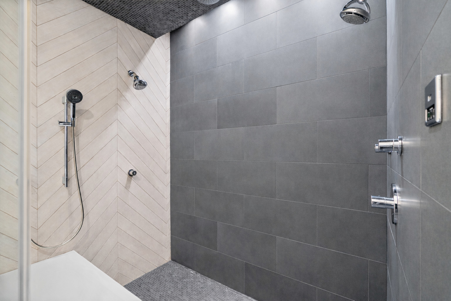 1303 W Diversey Parkway