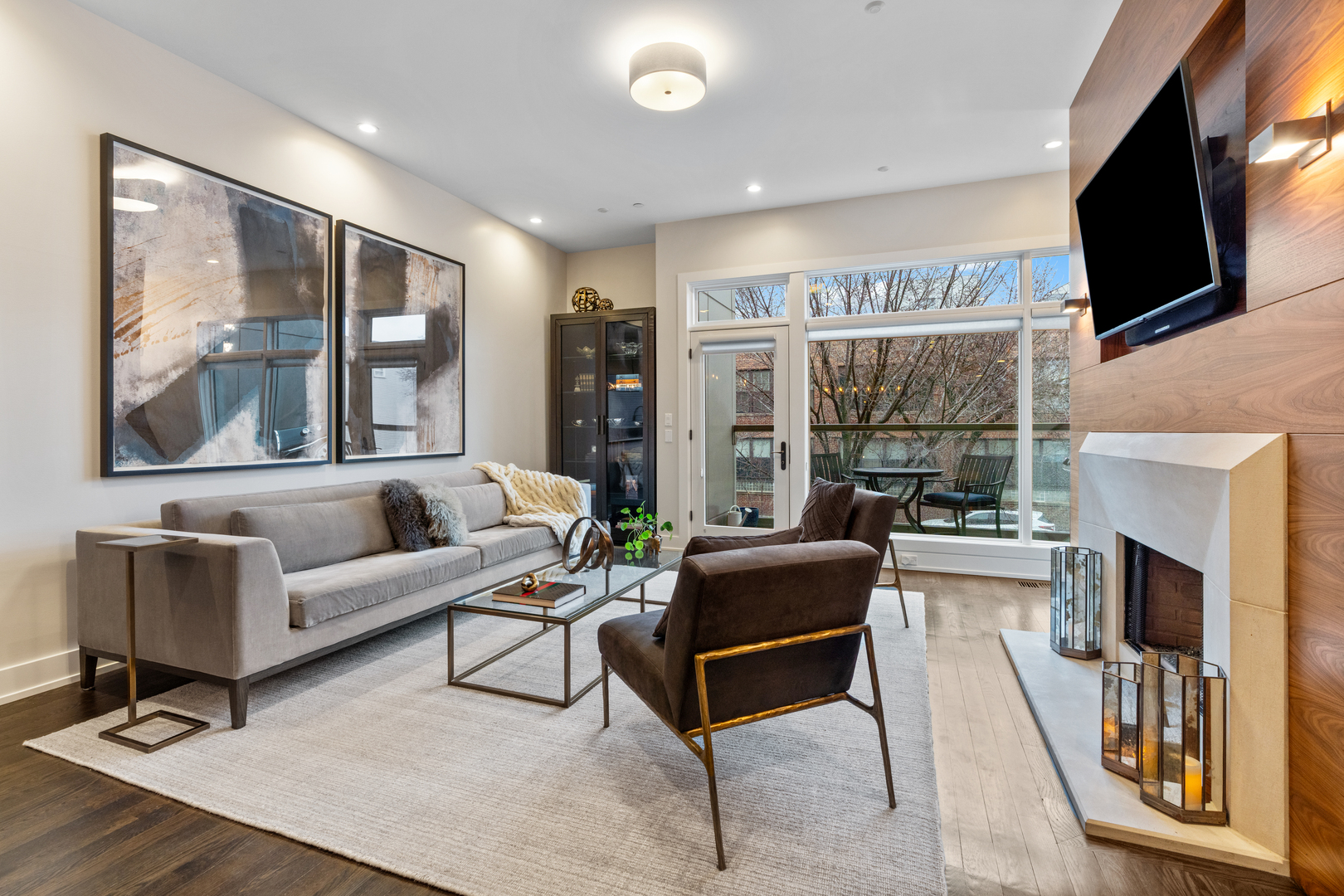 1303 W Diversey Parkway