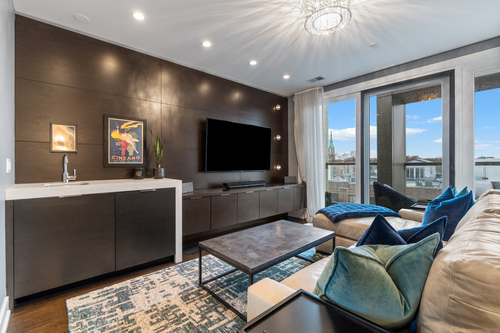 1303 W Diversey Parkway