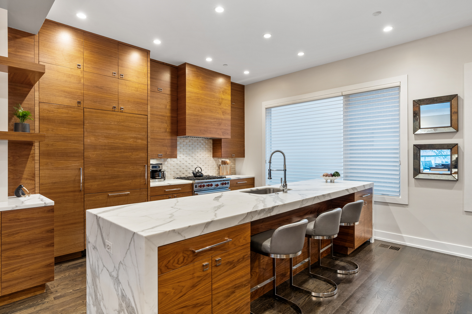 1303 W Diversey Parkway