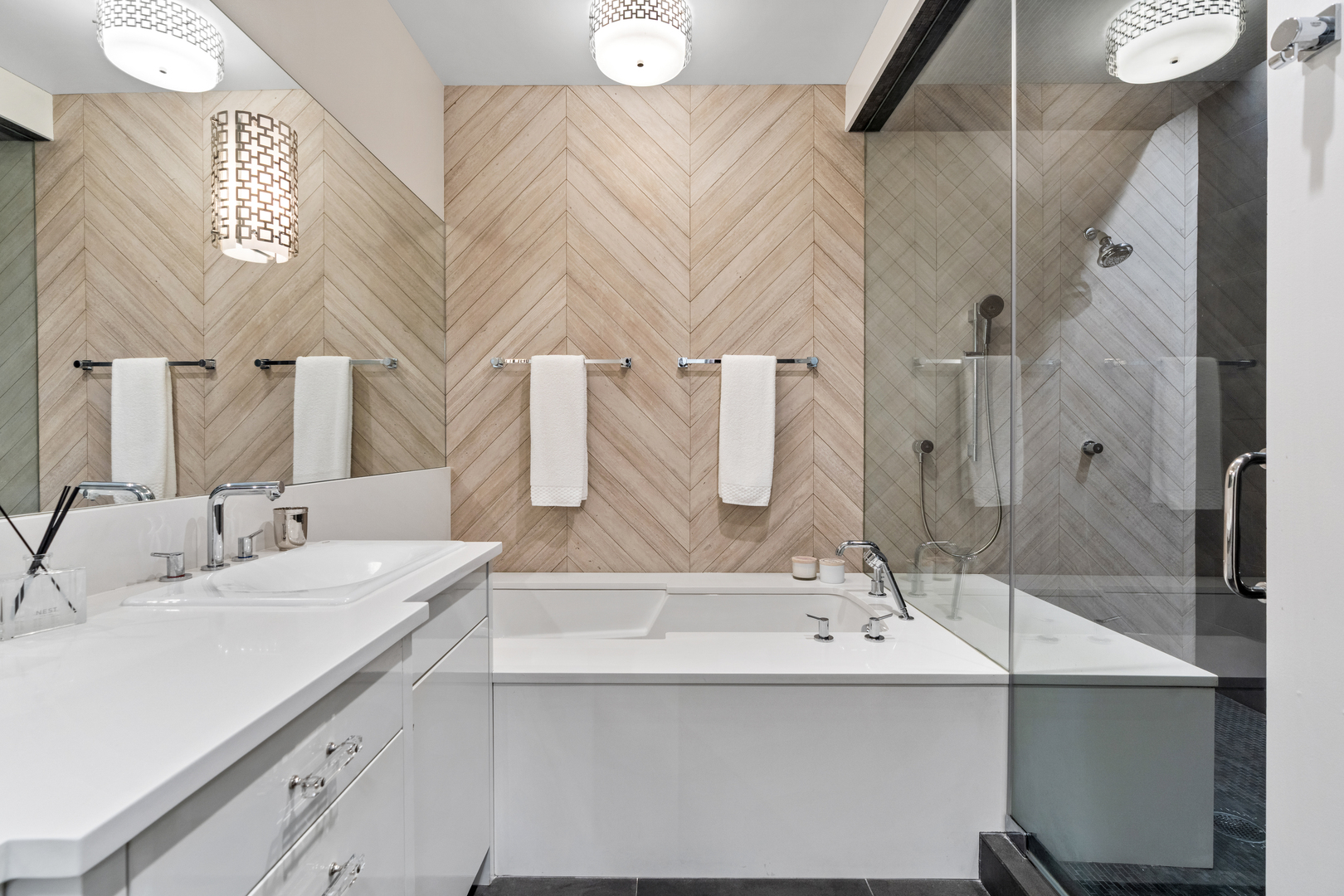 1303 W Diversey Parkway