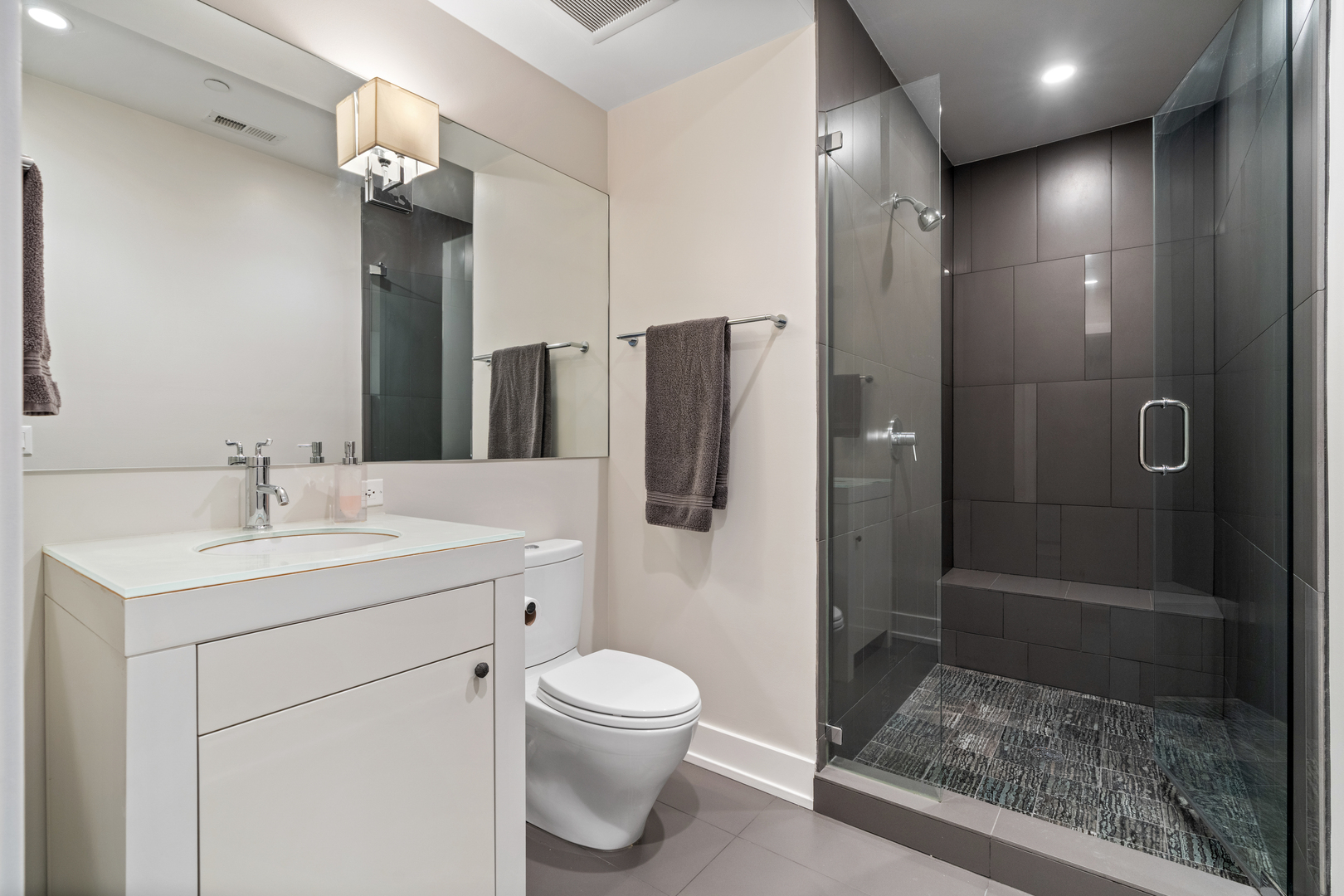 1303 W Diversey Parkway