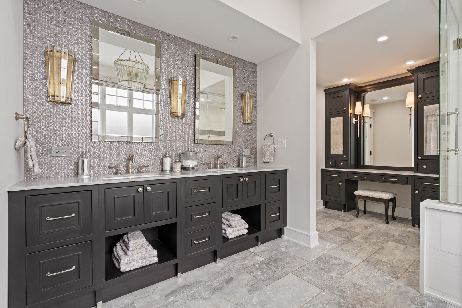 4427 N Hermitage Avenue