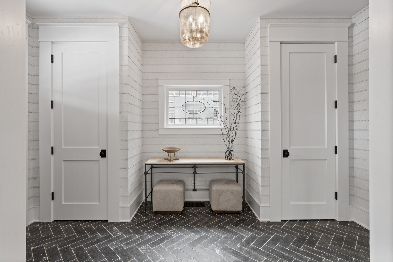 4427 N Hermitage Avenue