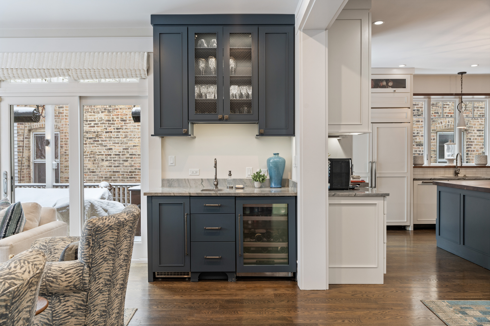 4427 N Hermitage Avenue