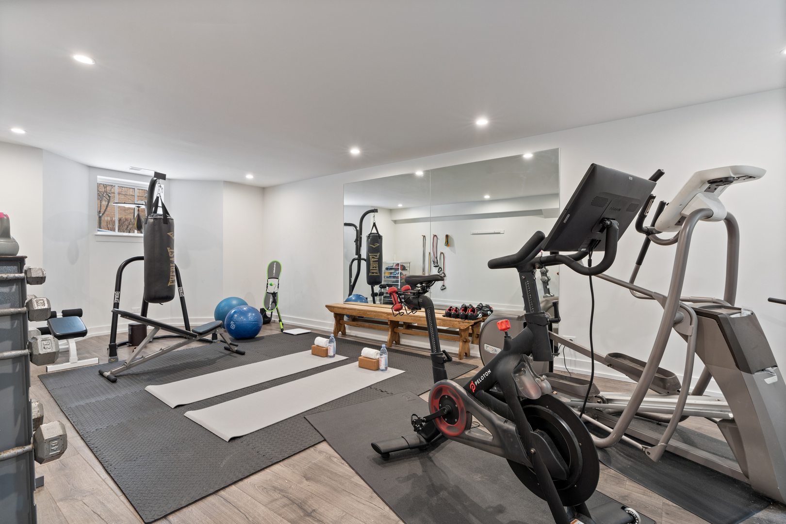 4427 N Hermitage Avenue