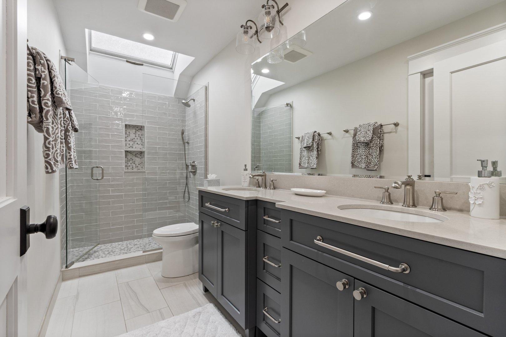 4427 N Hermitage Avenue