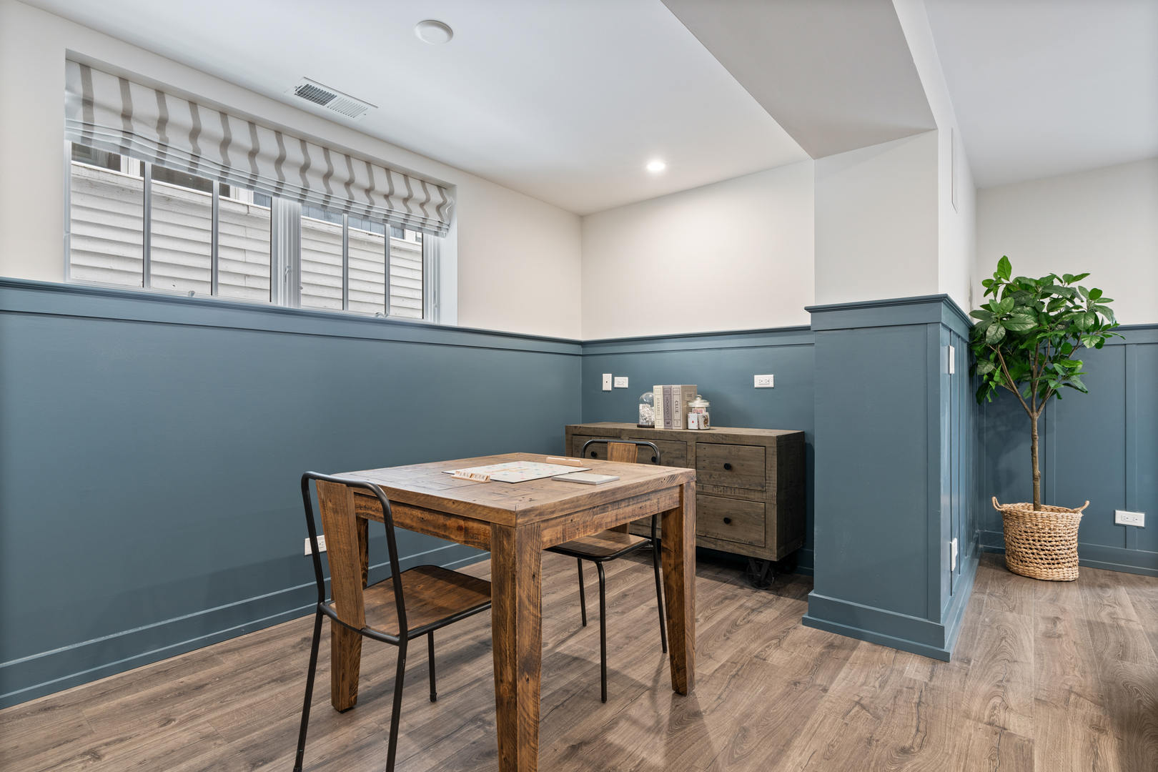 4427 N Hermitage Avenue