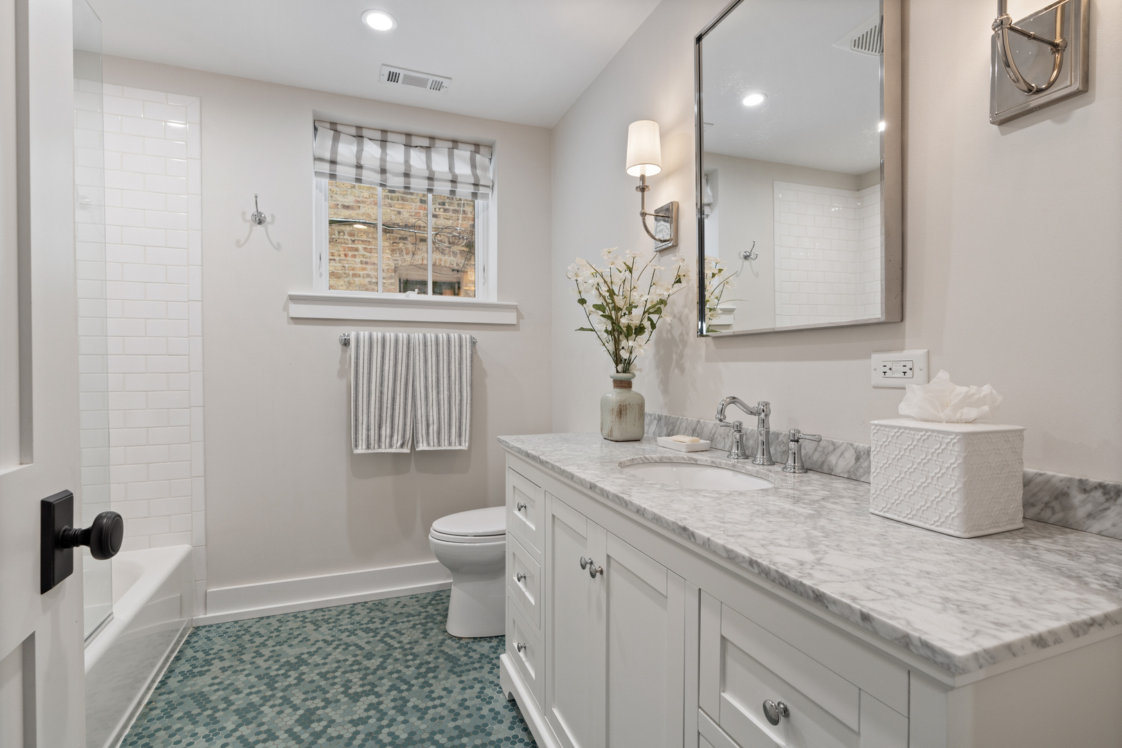 4427 N Hermitage Avenue