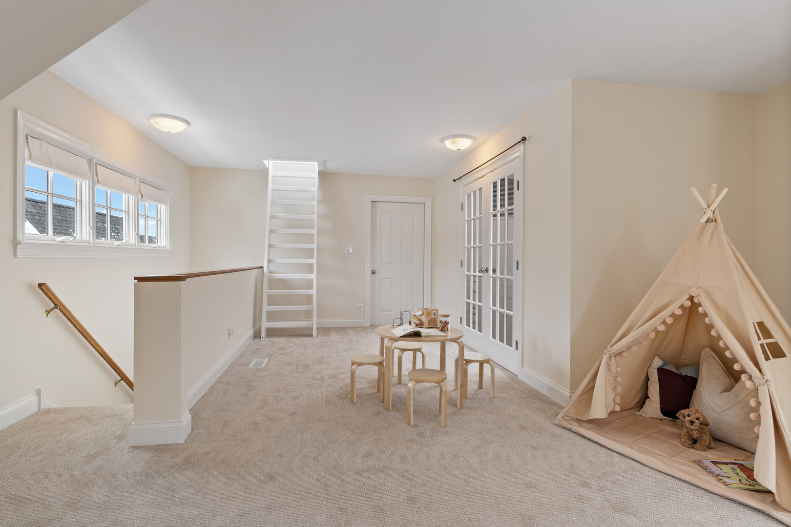 4427 N Hermitage Avenue