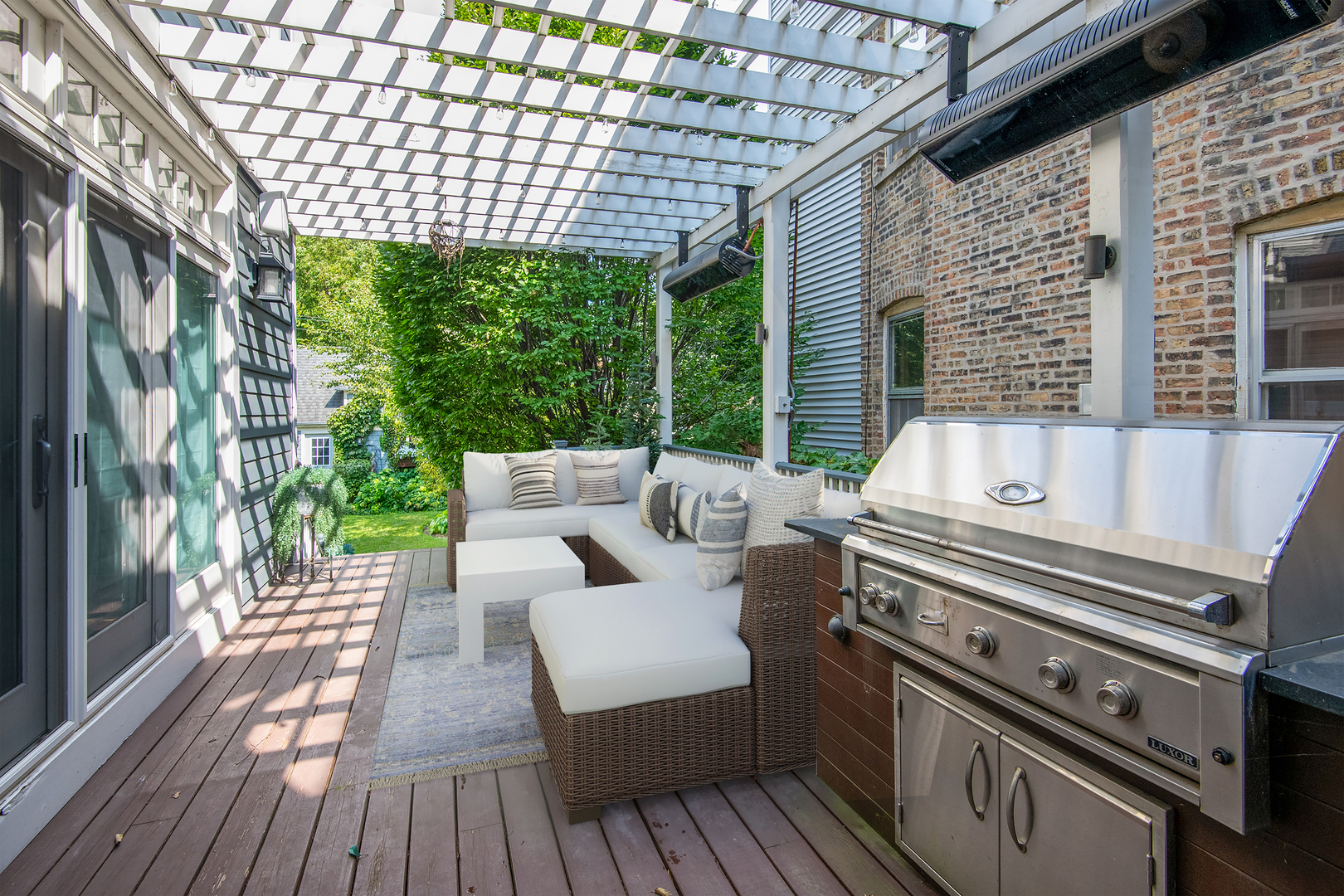 4427 N Hermitage Avenue