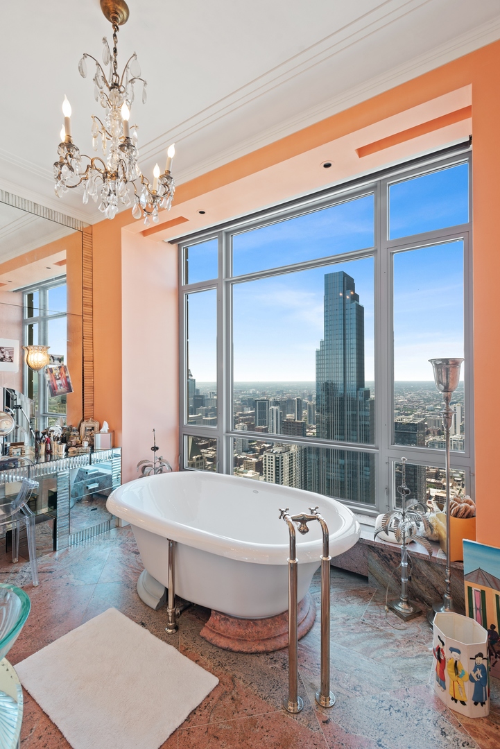 800 N Michigan Avenue Unit: 63PH