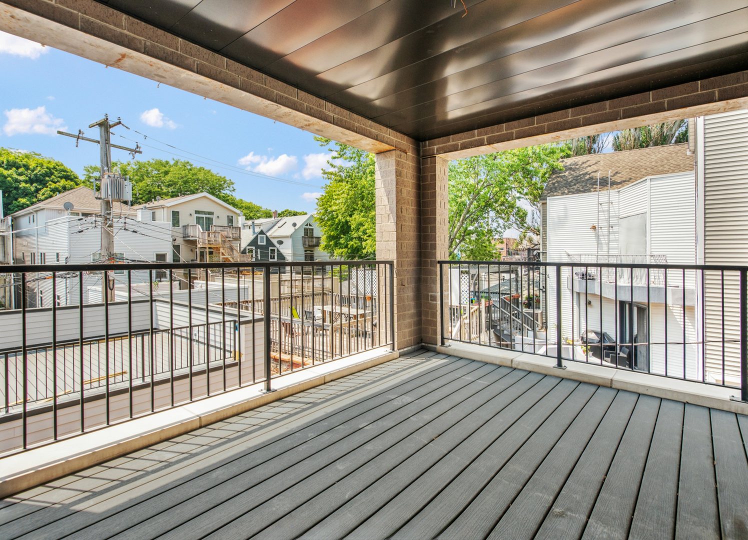 1517 W Barry Avenue Unit: 2W
