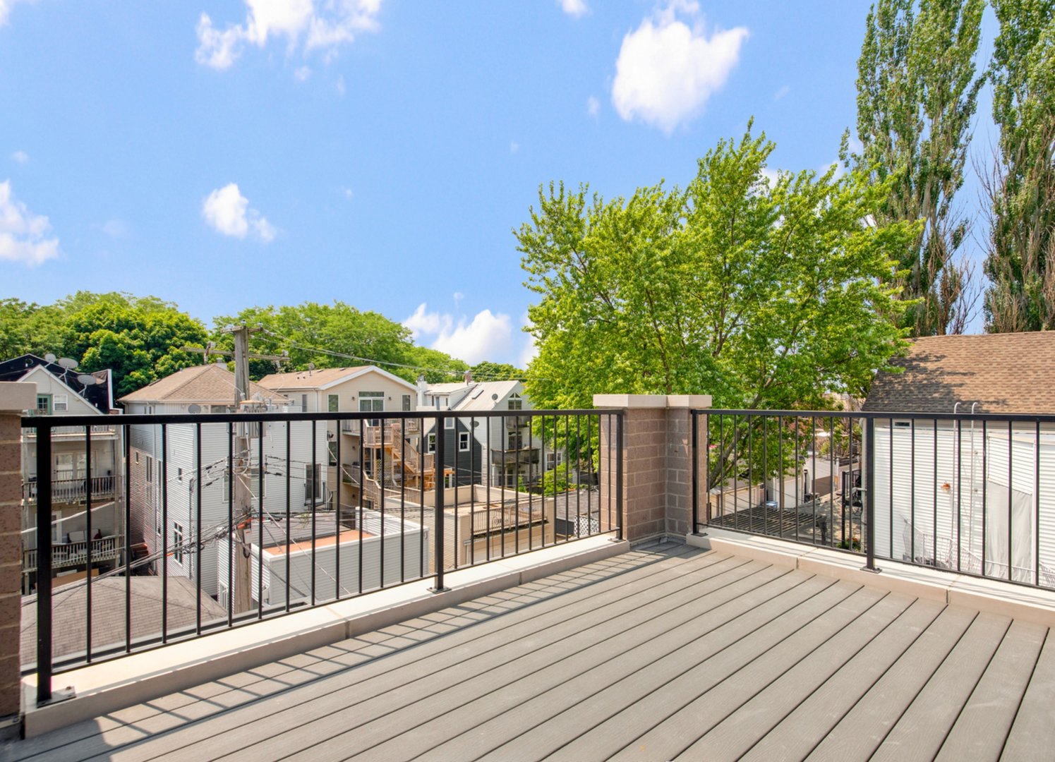 1517 W Barry Avenue Unit: 2W