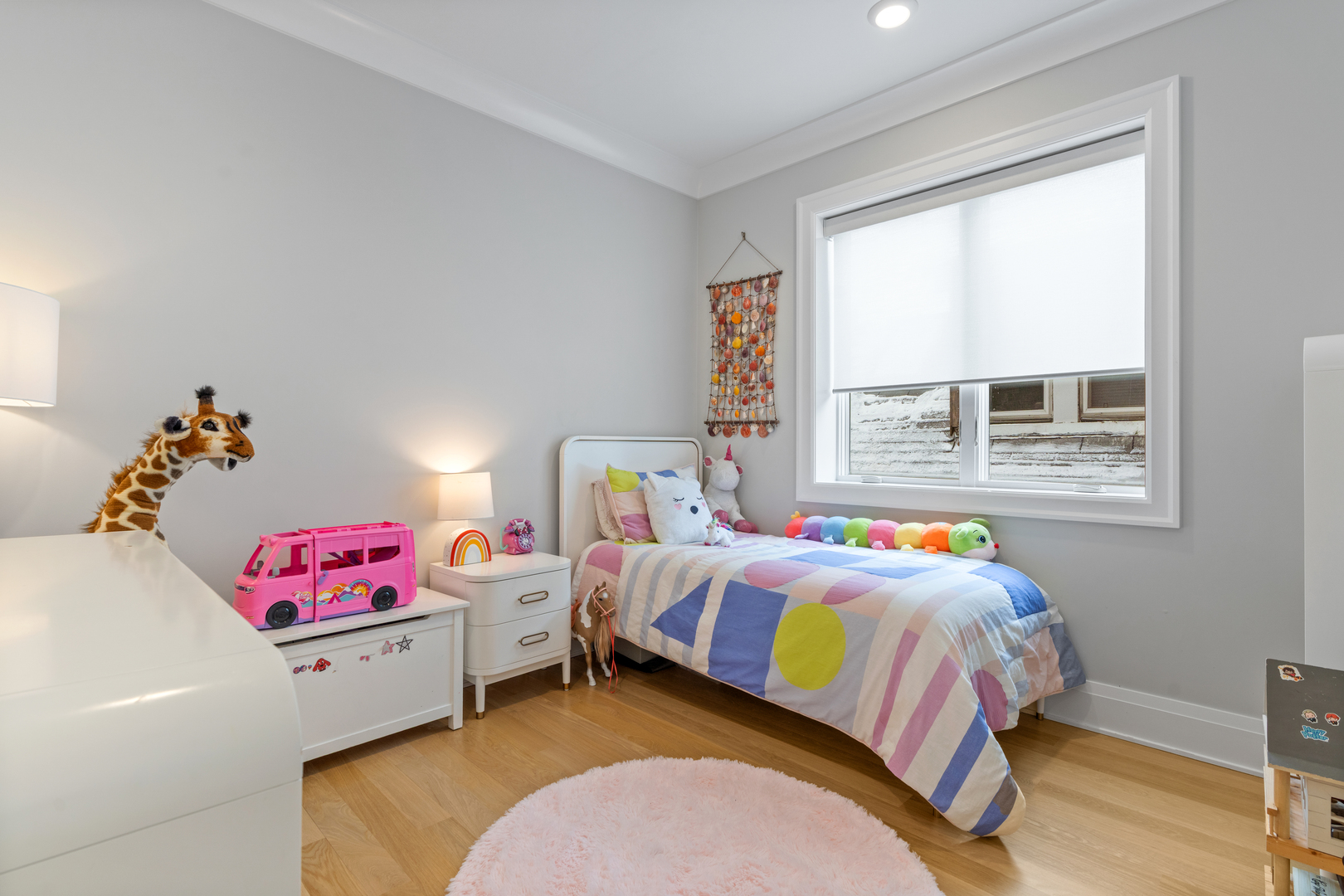 1517 W Barry Avenue Unit: 2W