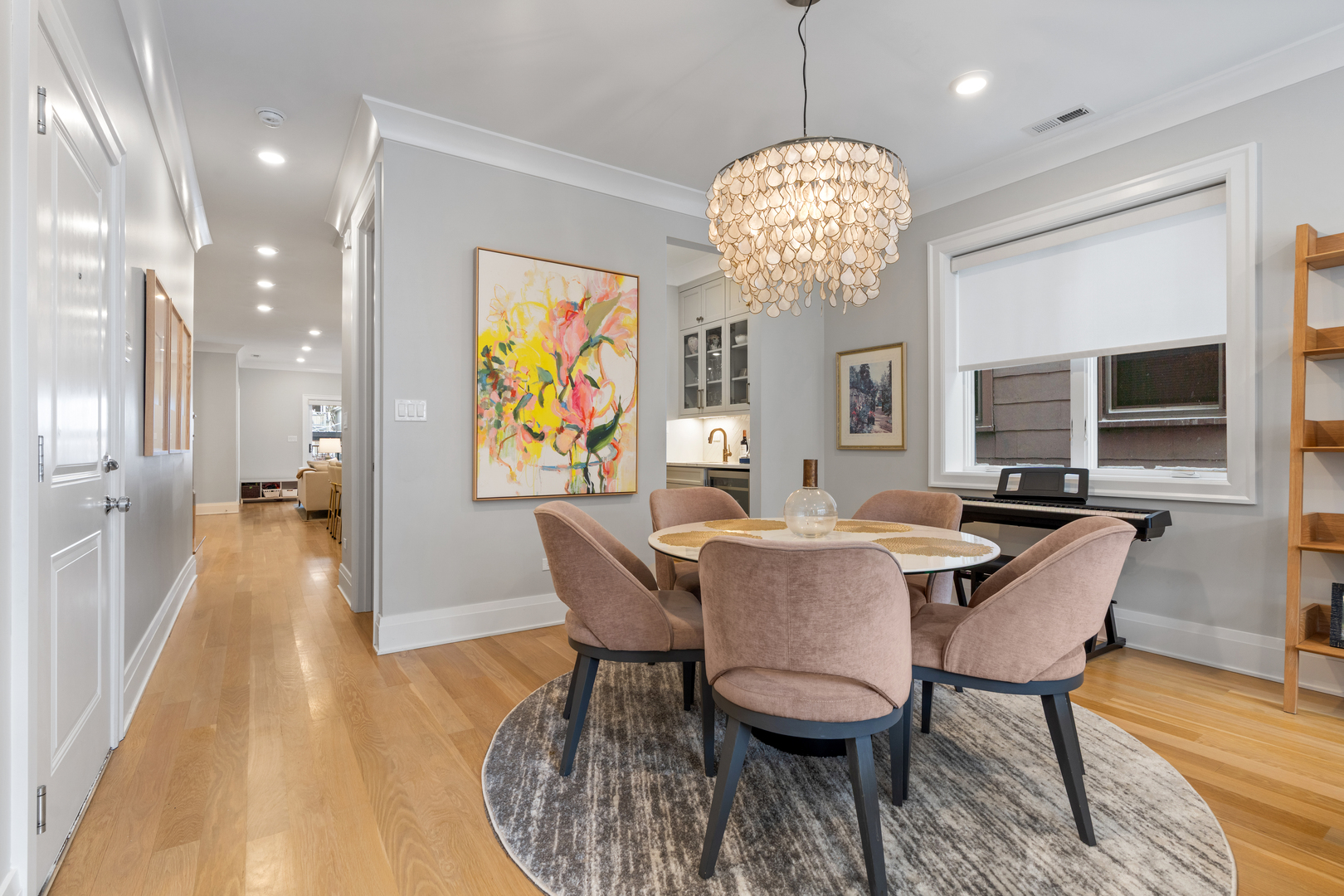 1517 W Barry Avenue Unit: 2W