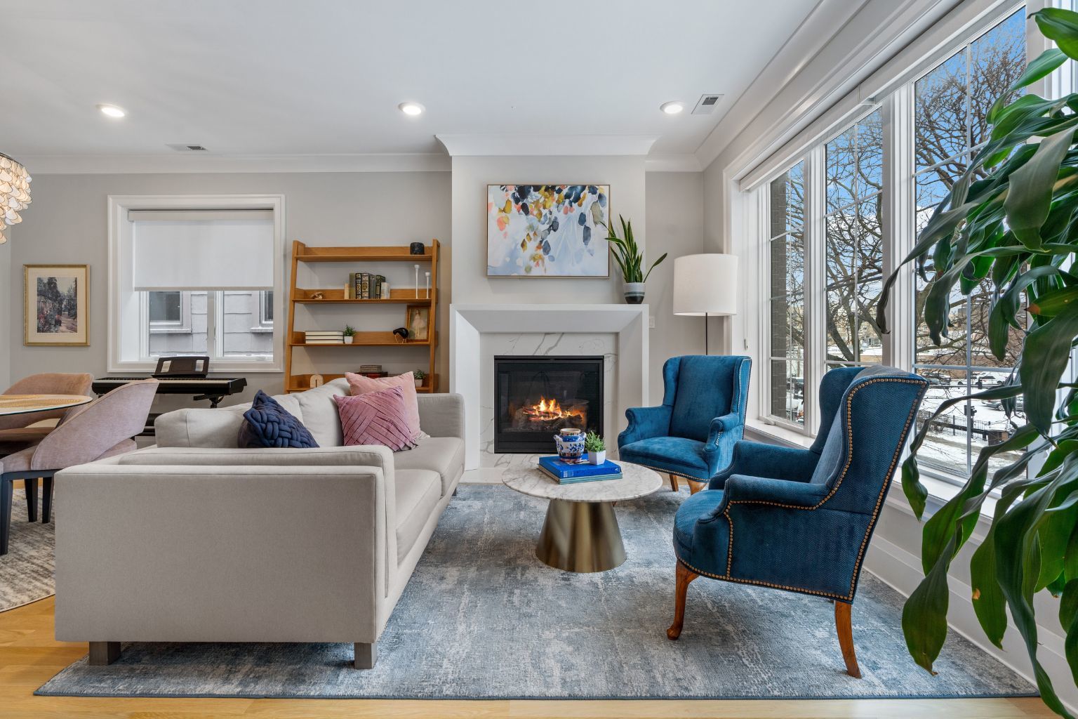 1517 W Barry Avenue Unit: 2W