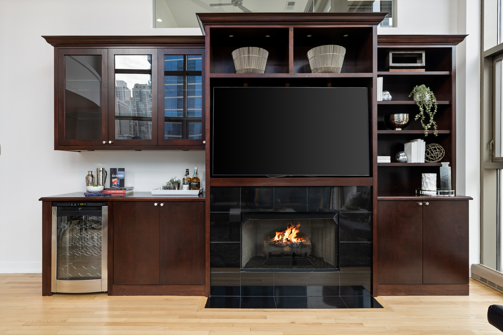 150 W Superior Street Unit: 1002