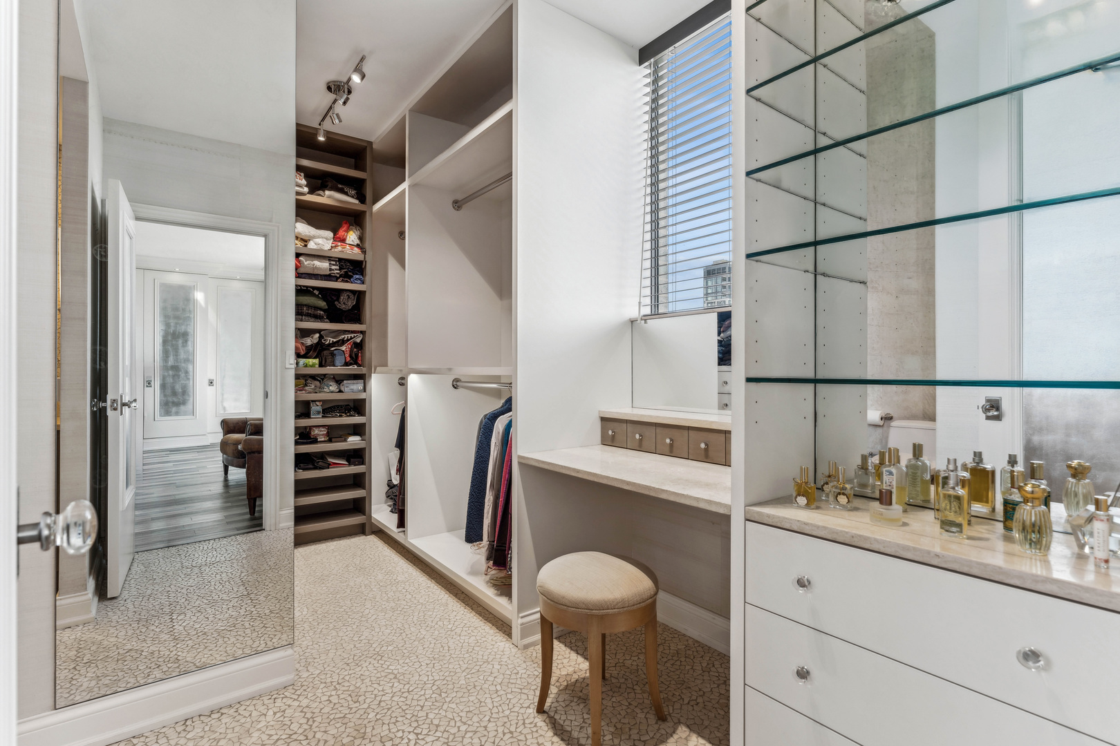1040 N Lake Shore Drive Unit: 26B