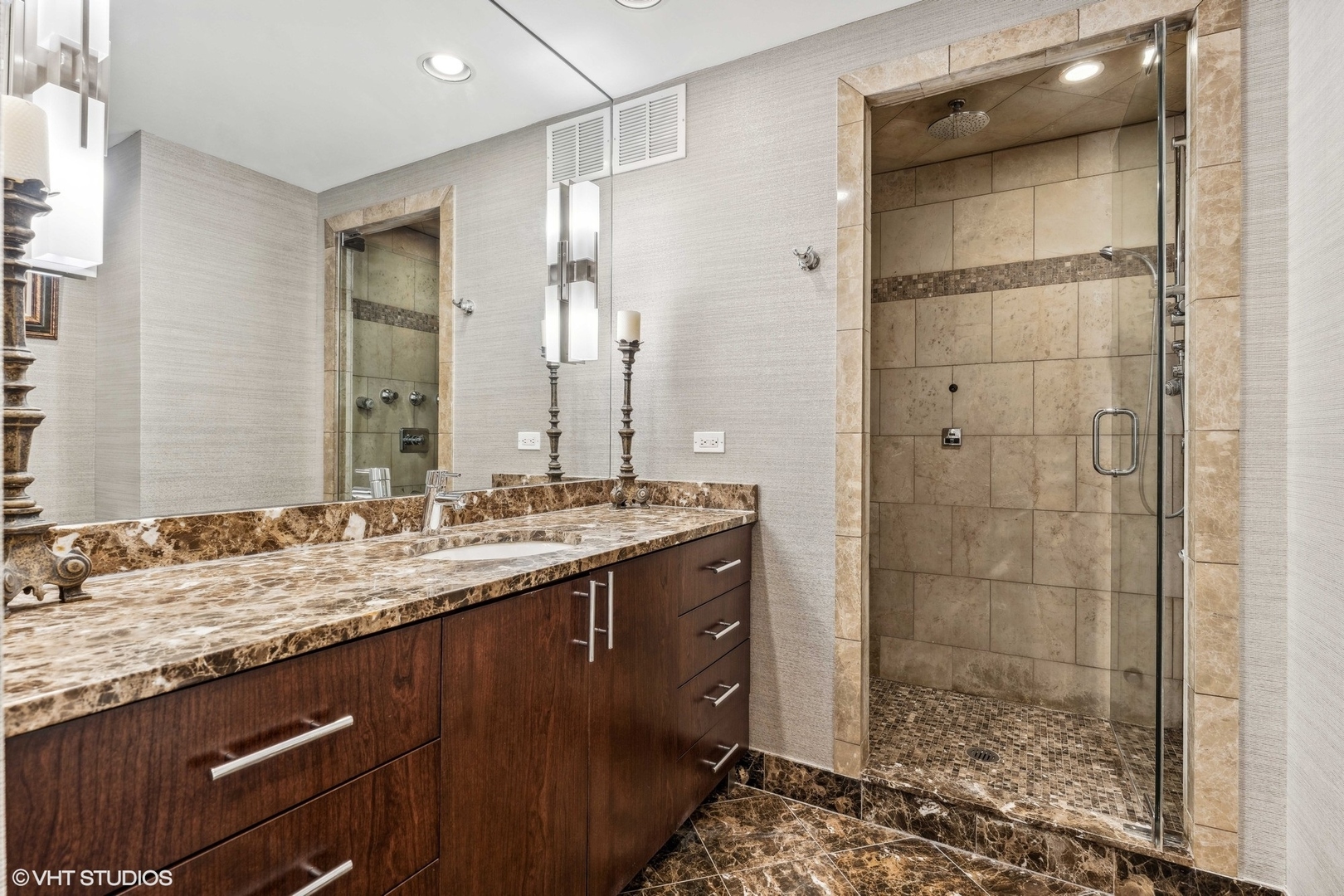 1040 N Lake Shore Drive Unit: 26B