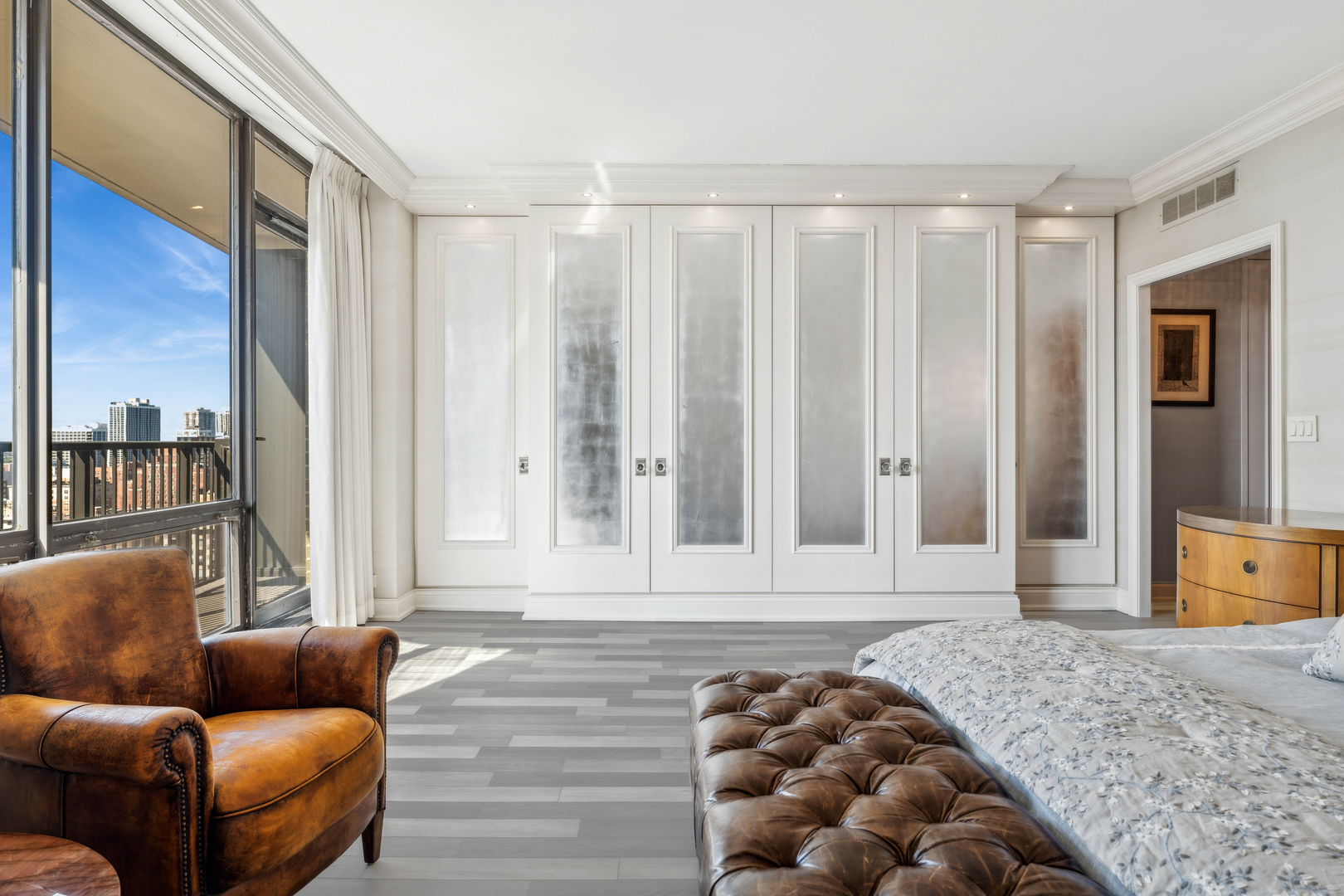 1040 N Lake Shore Drive Unit: 26B