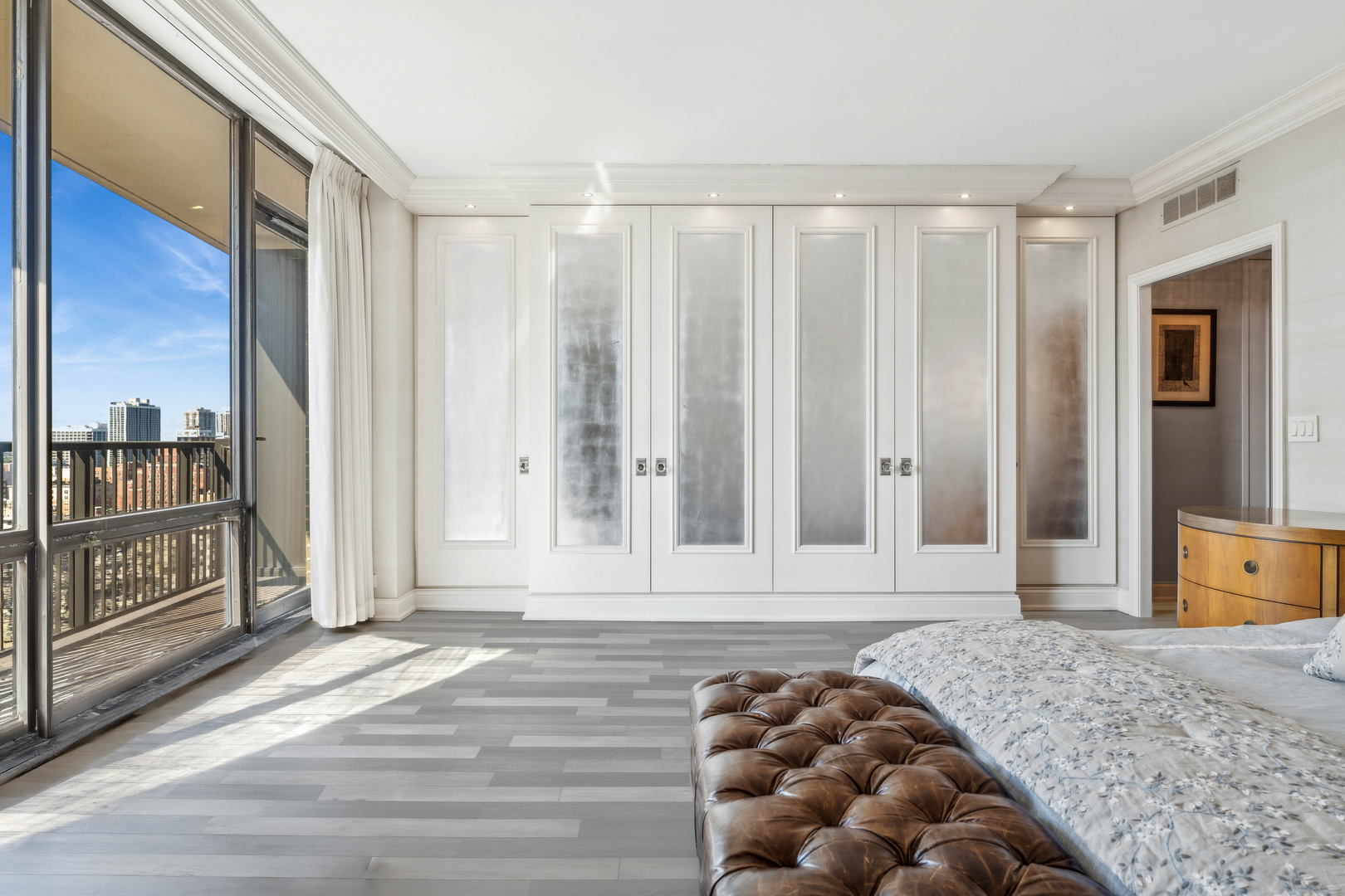1040 N Lake Shore Drive Unit: 26B