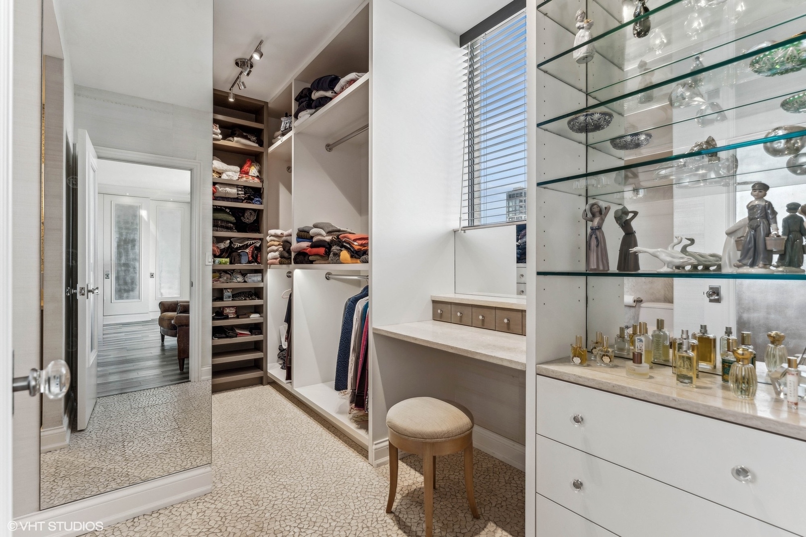 1040 N Lake Shore Drive Unit: 26B