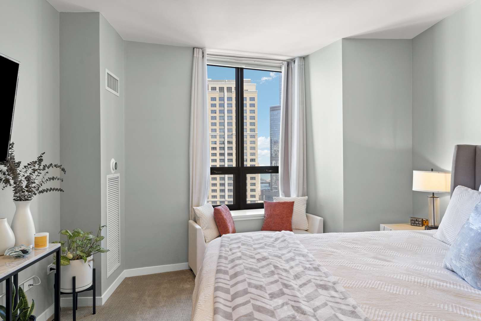 400 N LaSalle Street Unit: 4302