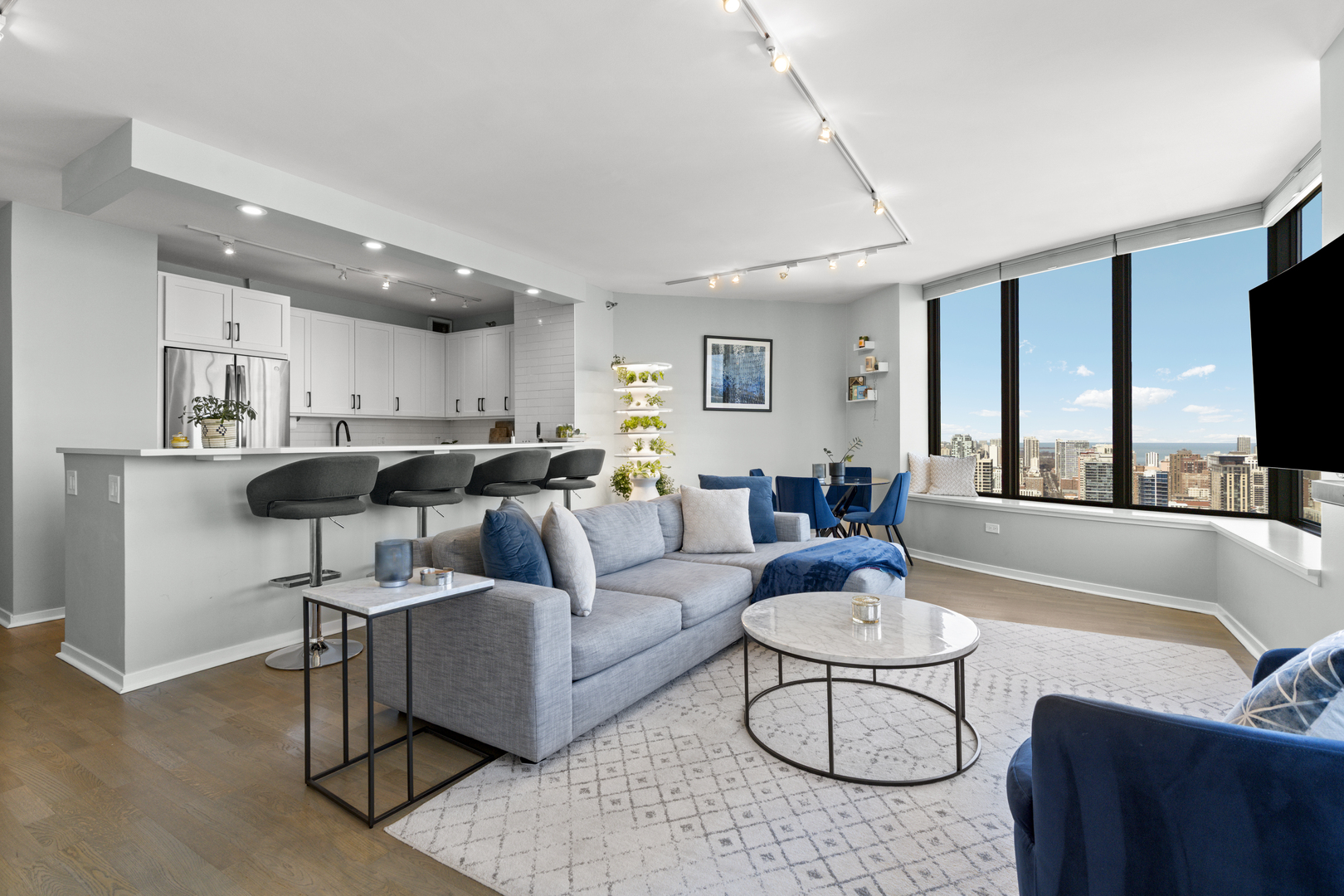 400 N LaSalle Street Unit: 4302