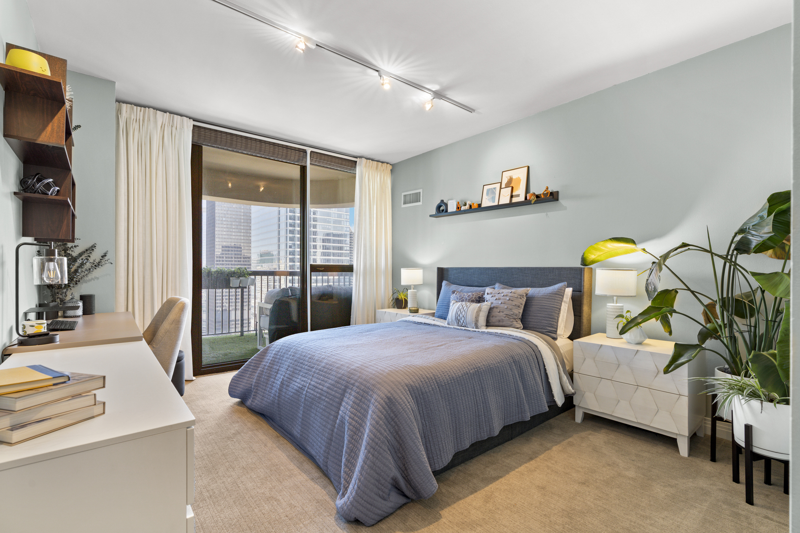 400 N LaSalle Street Unit: 4302