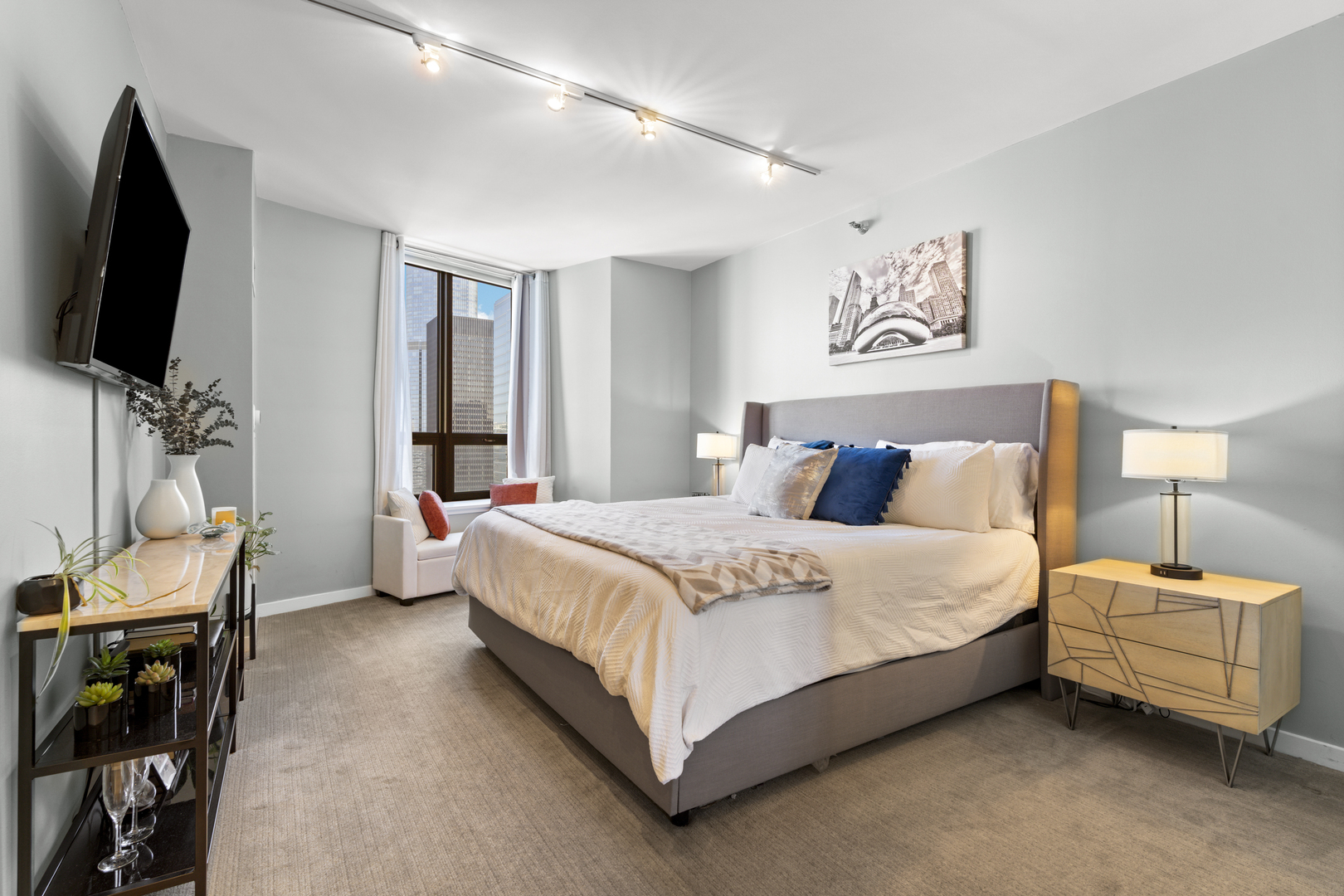 400 N LaSalle Street Unit: 4302