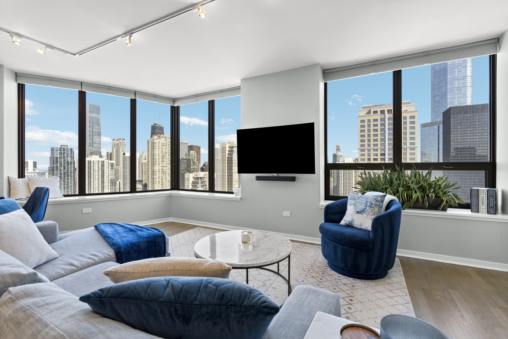 400 N LaSalle Street Unit: 4302